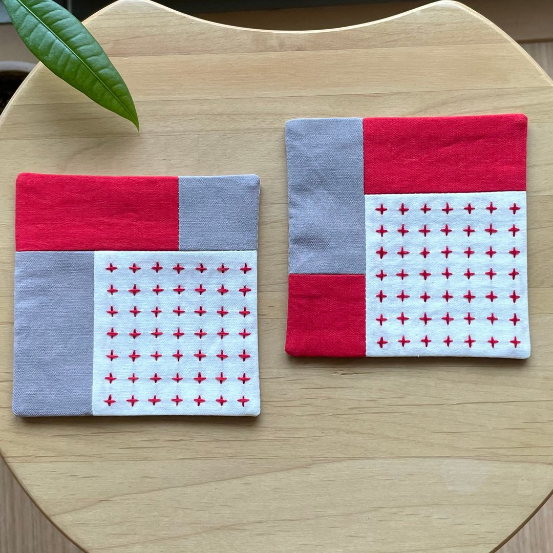 2 件组 Sashiko 杯垫拼布红色灰色斯堪的纳维亚风格简单布吸水圣诞礼物礼物餐具咖啡咖啡馆生日 - 杯垫 - 棉．麻 红色
