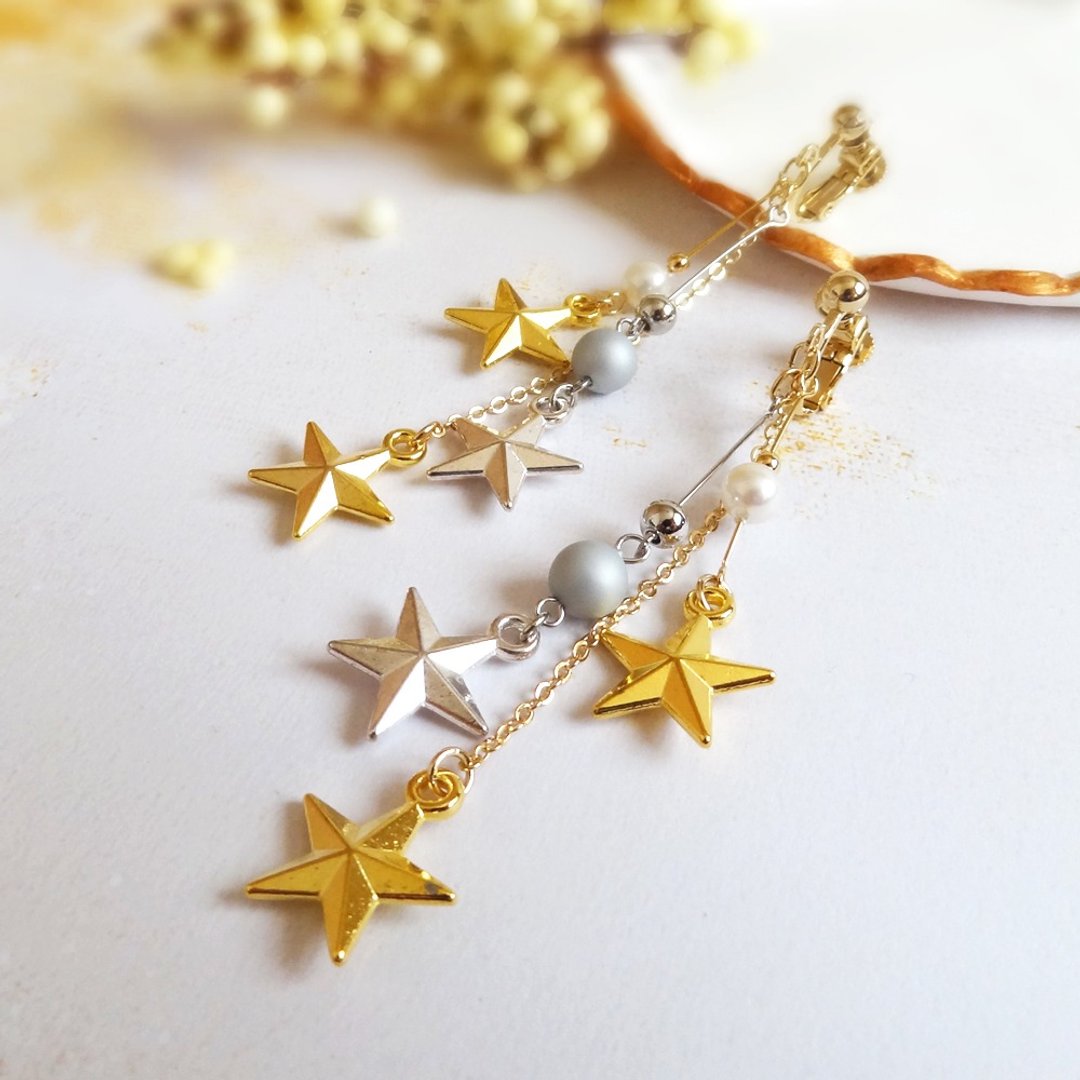 Triple Star Earrings - 耳环/耳夹 - 铜/黄铜 金色