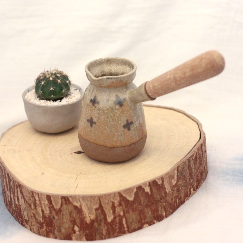 3.2.6. studio: Handmade ceramic tree bowl with wooden handle. - 花瓶/陶器 - 粘土 金色