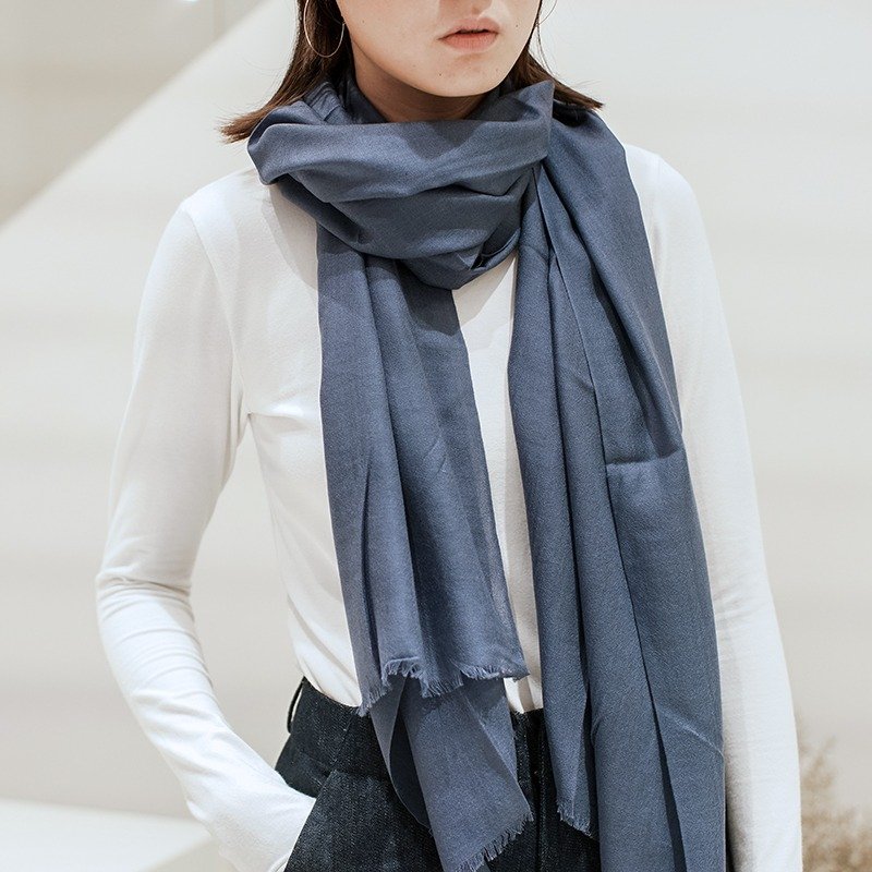 牛仔蓝 真丝羊绒丝巾围巾披肩 中长款高支纯色 秋冬百搭款  | 番塔塔独立设计女装 - 丝巾 - 丝．绢 蓝色