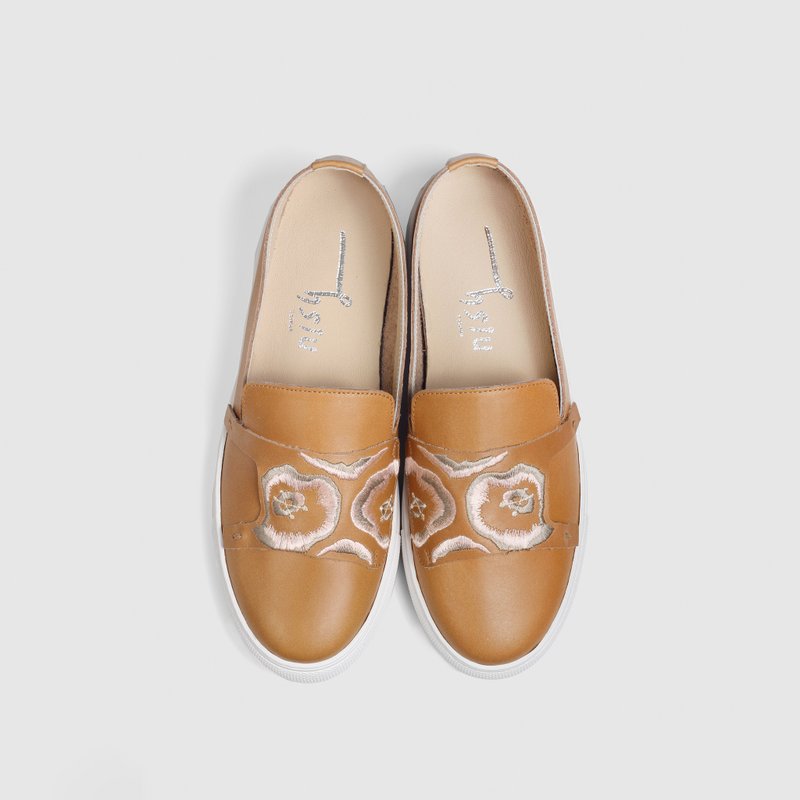 刺绣休闲平底鞋- 一盏灯/焦糖棕 - 女款休闲鞋 - 真皮 卡其色