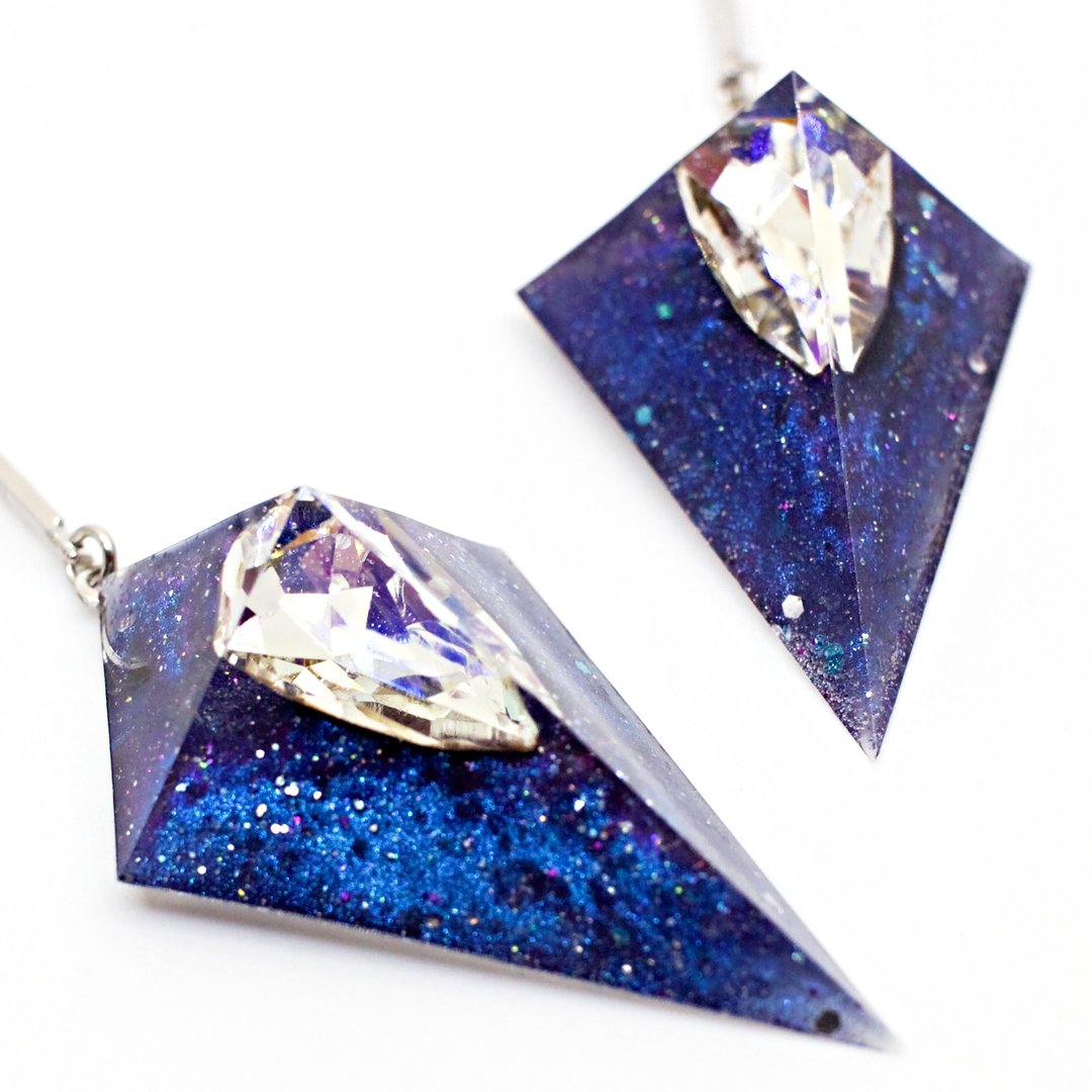 Sharp Pyramid Dangle Earrings (Great Meteor) - 耳环/耳夹 - 树脂 多色