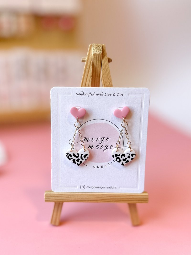 • 手工软陶耳环 • 粉豹纹 爱心链子 - 耳环/耳夹 - 陶 粉红色