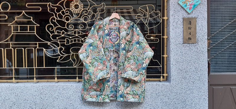 AMIN'S SHINY WORLD 夏日动物园满版提花 KIMONO - 女装休闲/机能外套 - 棉．麻 多色
