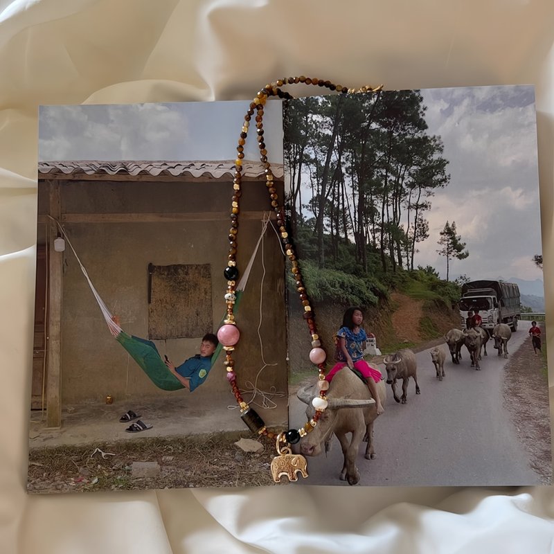 招財好運 精致小金象 虎眼石天然石串珠項鏈 手作鎖骨鏈 生日禮物 - 项链 - 宝石 
