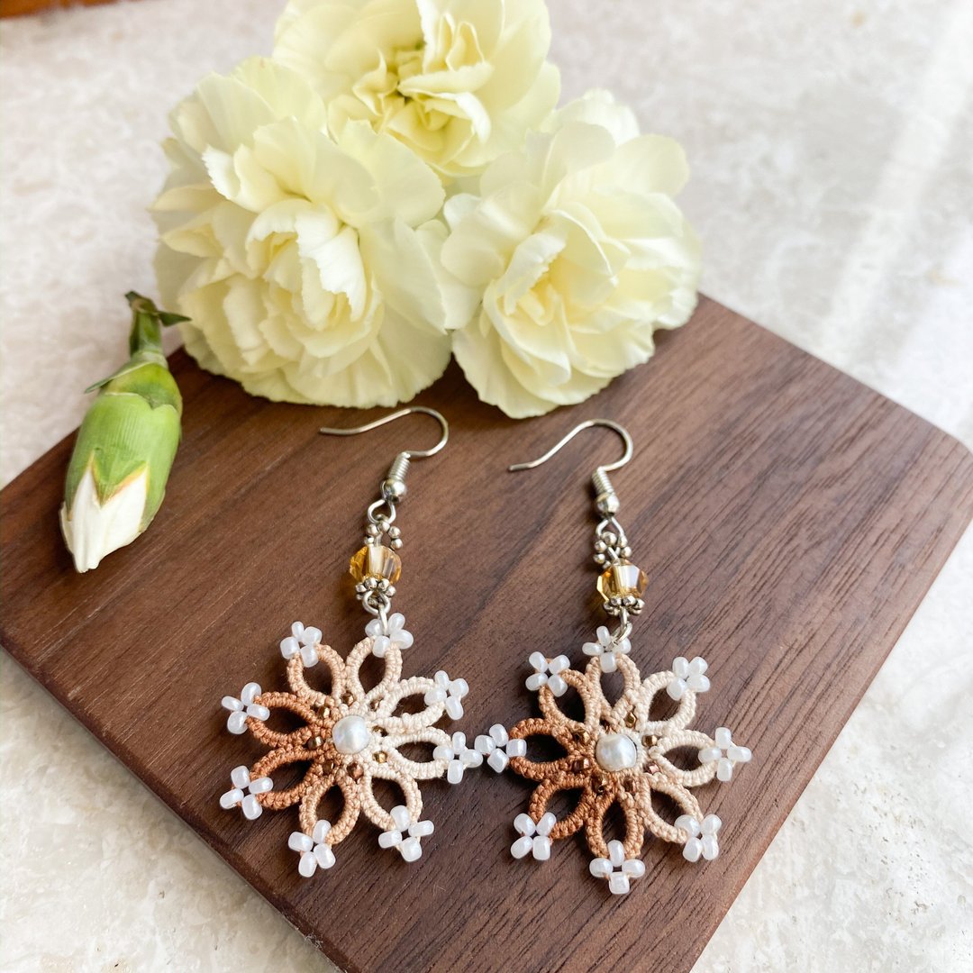 雪花渐变啡色耳环 Tatting earrings 耳针 耳鈎 耳环 梭织 礼物 - 耳环/耳夹 - 棉 咖啡色