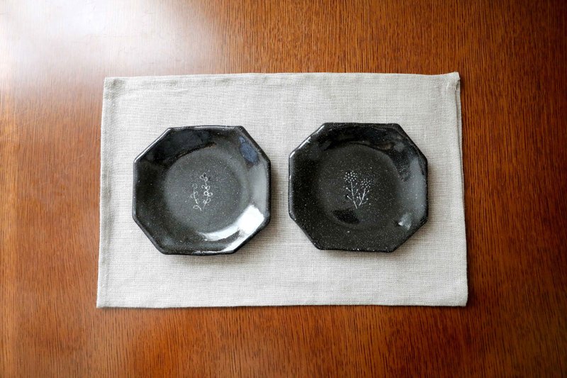 Inlaid flower lover pattern Black granite octagonal dish set of 2 - 盘子/餐盘/盘架 - 陶 黑色