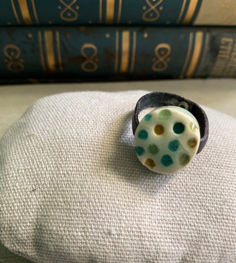 戒指 日本白瓷 自然釉色 无限看不腻色调 真皮革 艺术等级 - 戒指 - 瓷 