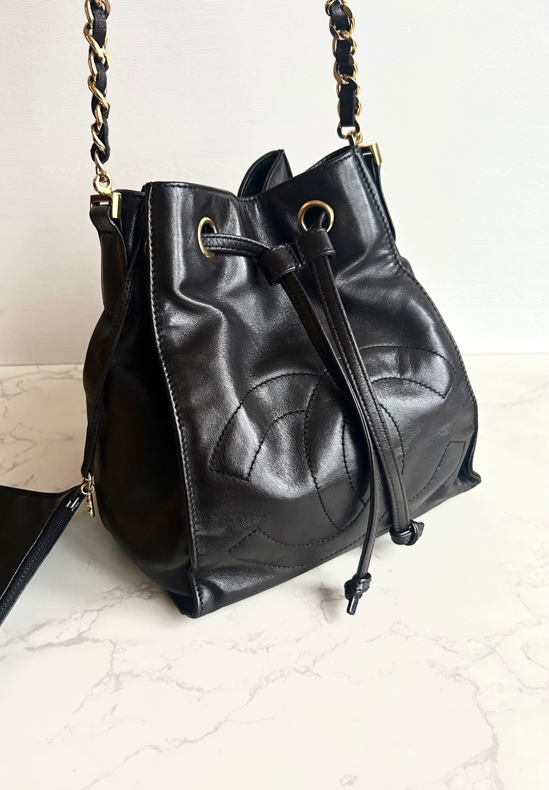Chanel 黑金色链子水桶包 中古包 侧背包 单肩包 斜背包 二手包 - 侧背包/斜挎包 - 真皮 黑色