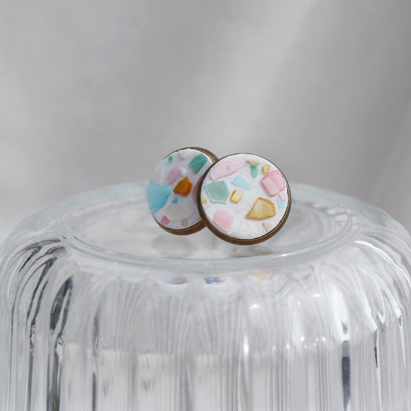 15:20 PM 给你一颗糖果在苦涩时吞掉 - 皮革耳环/贝壳碎片/粉色 - 耳环/耳夹 - 真皮 白色