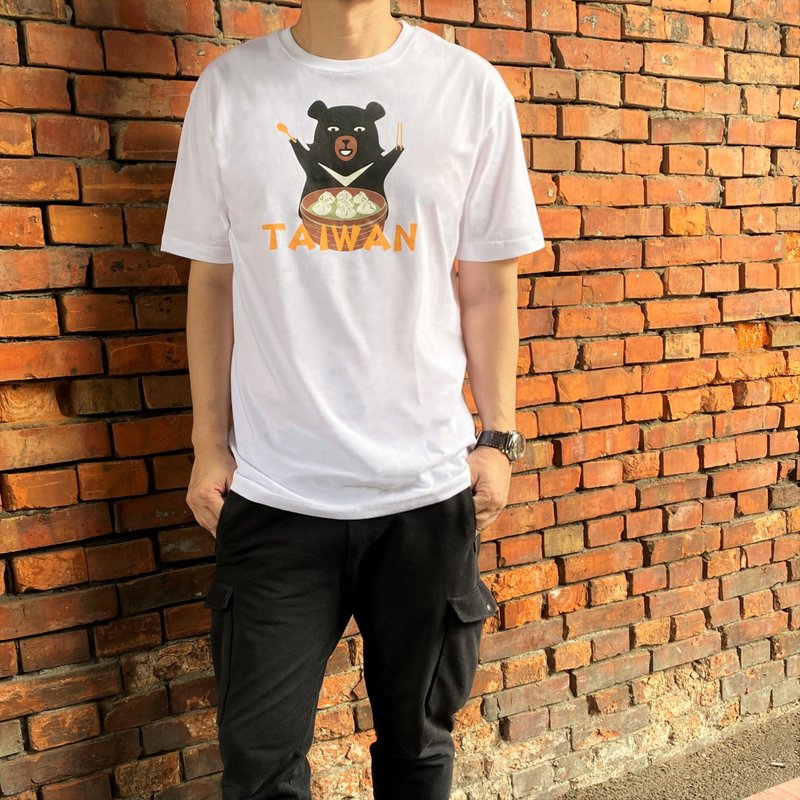 MILU台湾故事T-Shirt/喔熊爱吃小笼包 短袖T恤/纯棉台湾制 Taiwan - 男装上衣/T 恤 - 棉．麻 