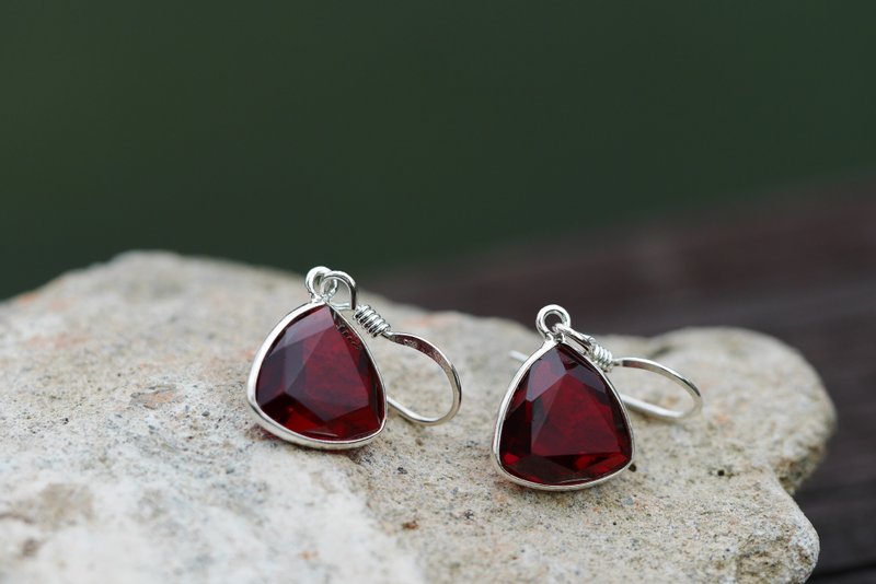 石榴石耳环 ∣ Garnet (#GAKDI89) - 耳环/耳夹 - 宝石 红色