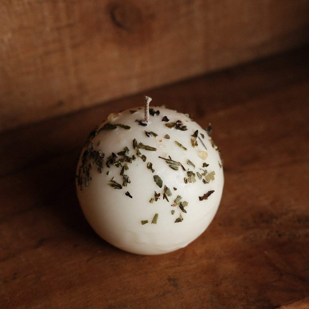 SALE | 植物草药祝福蜡烛球  屿山 - 蜡烛/烛台 - 蜡 白色
