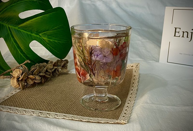 奥芃丝美学 香氛蜡烛 永生花烛杯 - 香薰/精油/线香 - 蜡 粉红色