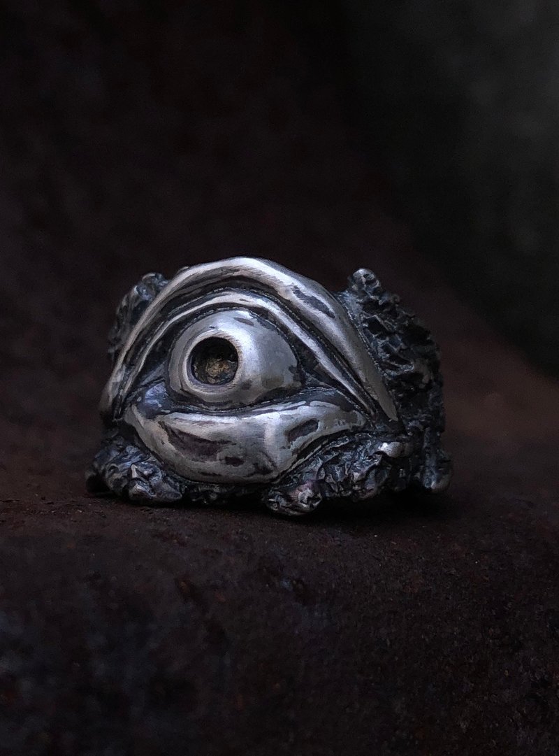 监视耳骨夹 Oversee ear cuff - 耳环/耳夹 - 银 银色