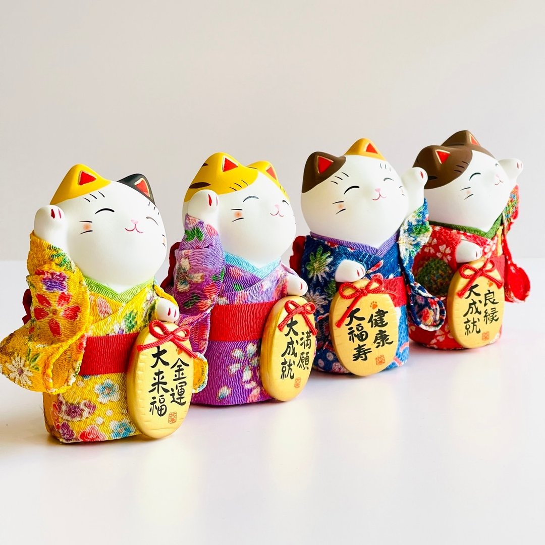 濑户烧-和服绵彩小判招财猫-良缘/健康/满愿/金运 - 摆饰 - 陶 白色