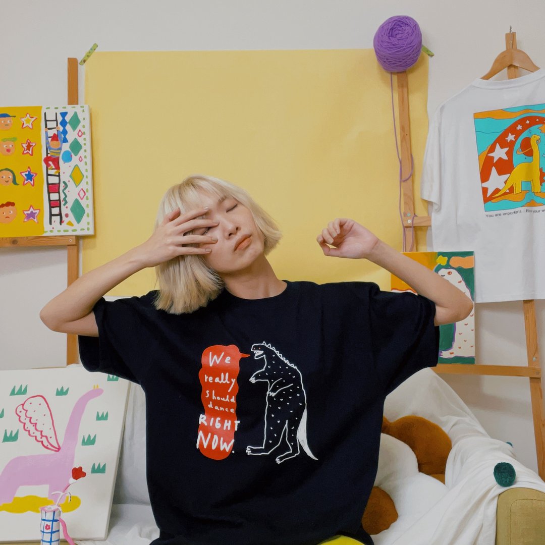 宽宽大大 T-shirt |  哥吉拉 - 女装 T 恤 - 棉．麻 黑色