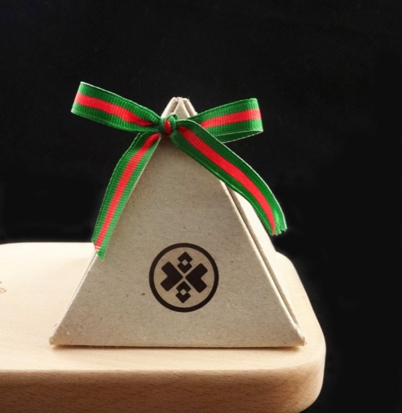 XOXO 欢乐耶诞金字塔小礼。玛噜小蛋糕三入。 限量 - 蛋糕/甜点 - 新鲜食材 