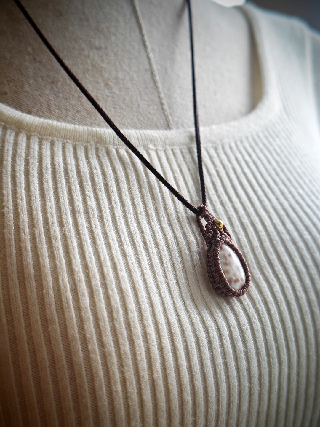 粉海纹石macrame 颈绳|独一无二|手工编织 - 项链 - 水晶 