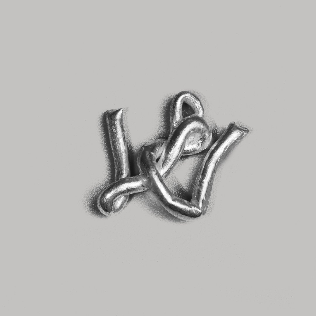 Knot Alphabet 字母纯银 99.99 坠饰 (仅坠饰) / W / - 其他 - 纯银 银色