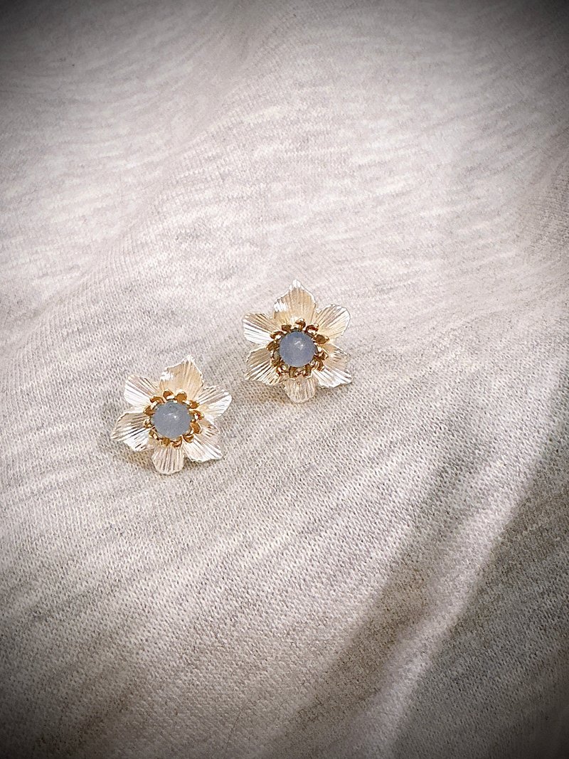 C&W 天然海宝蓝水晶气质高雅甜美立体花朵时尚简约耳环耳针耳夹 - 耳环/耳夹 - 玉石 银色