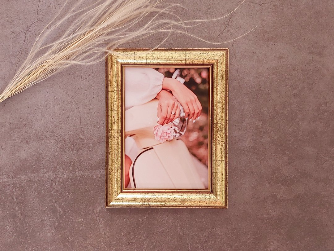 【怀旧 Shabby Chic】5x7寸手工旧化金实木桌立相框 - 画框/相框 - 木头 金色