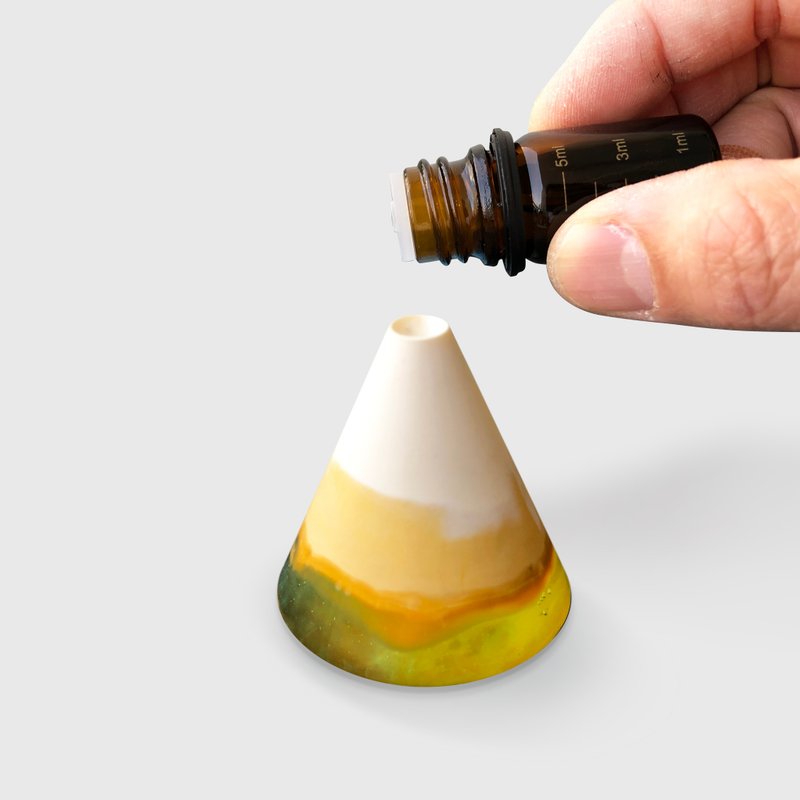 手工制造 I 扩香石 I 树脂 I 附5ml精油 I 黄色 I 圆锥 - 香薰/精油/线香 - 其他材质 黄色
