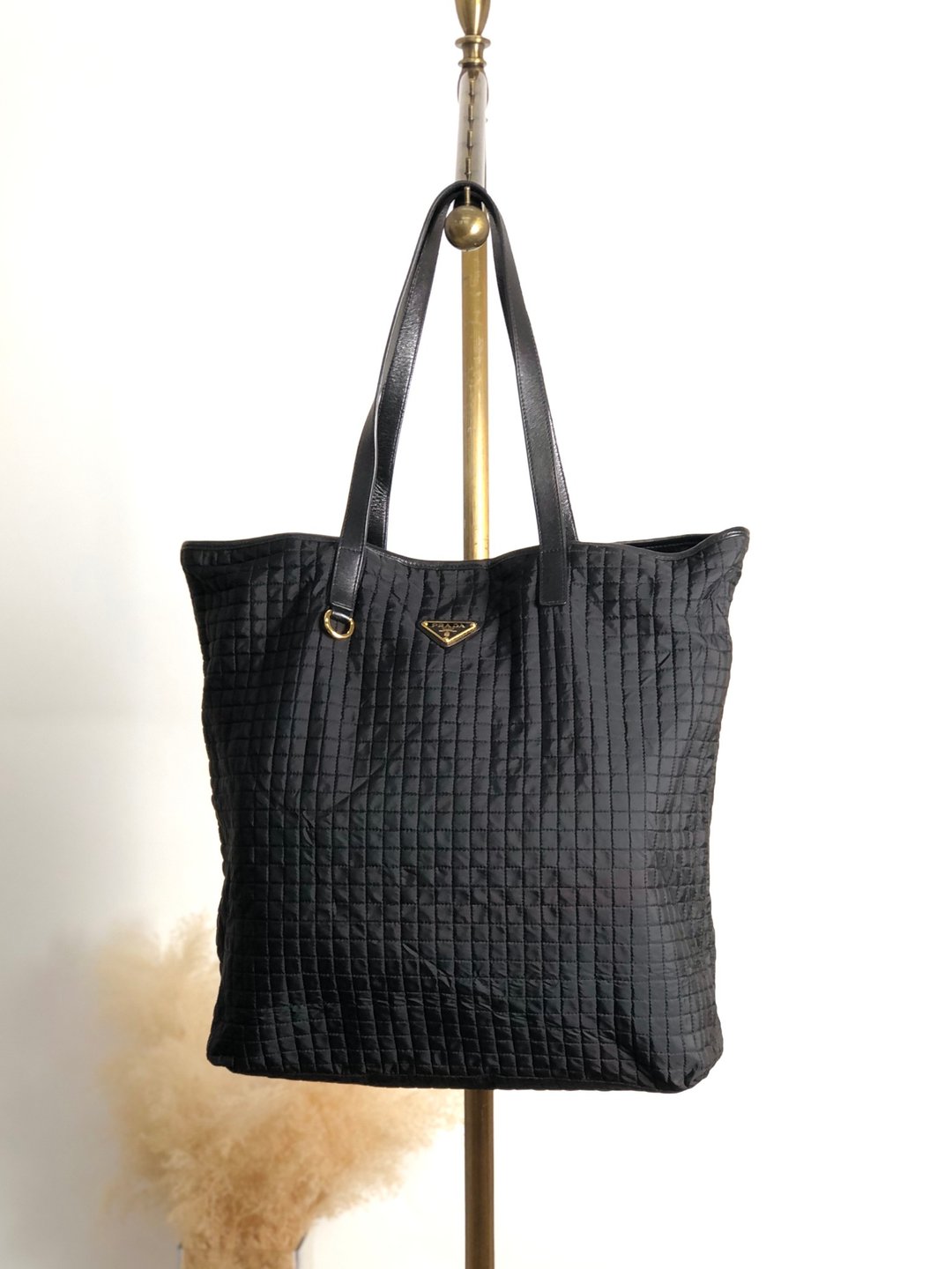 【日本直送 名牌中古包】PRADA 普拉达 黑色手提包 经典三角标 菱格纹 托特包 vintage 老品 vjh8nj - 手提包/手提袋 - 尼龙 黑色