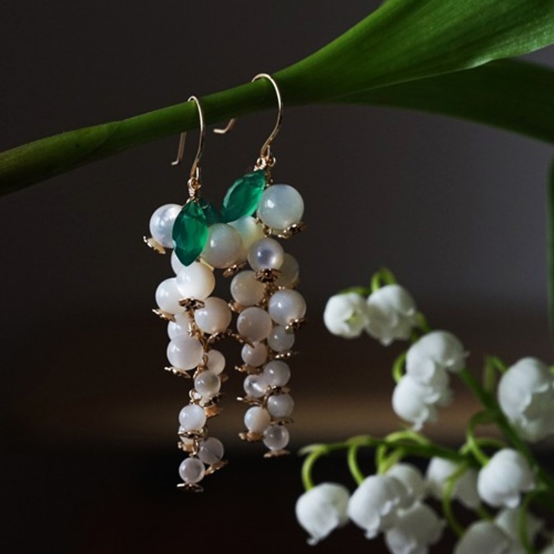 白蝶贝铃兰耳环 - 医疗级不锈钢 Lily of the valley - 耳环/耳夹 - 宝石 白色