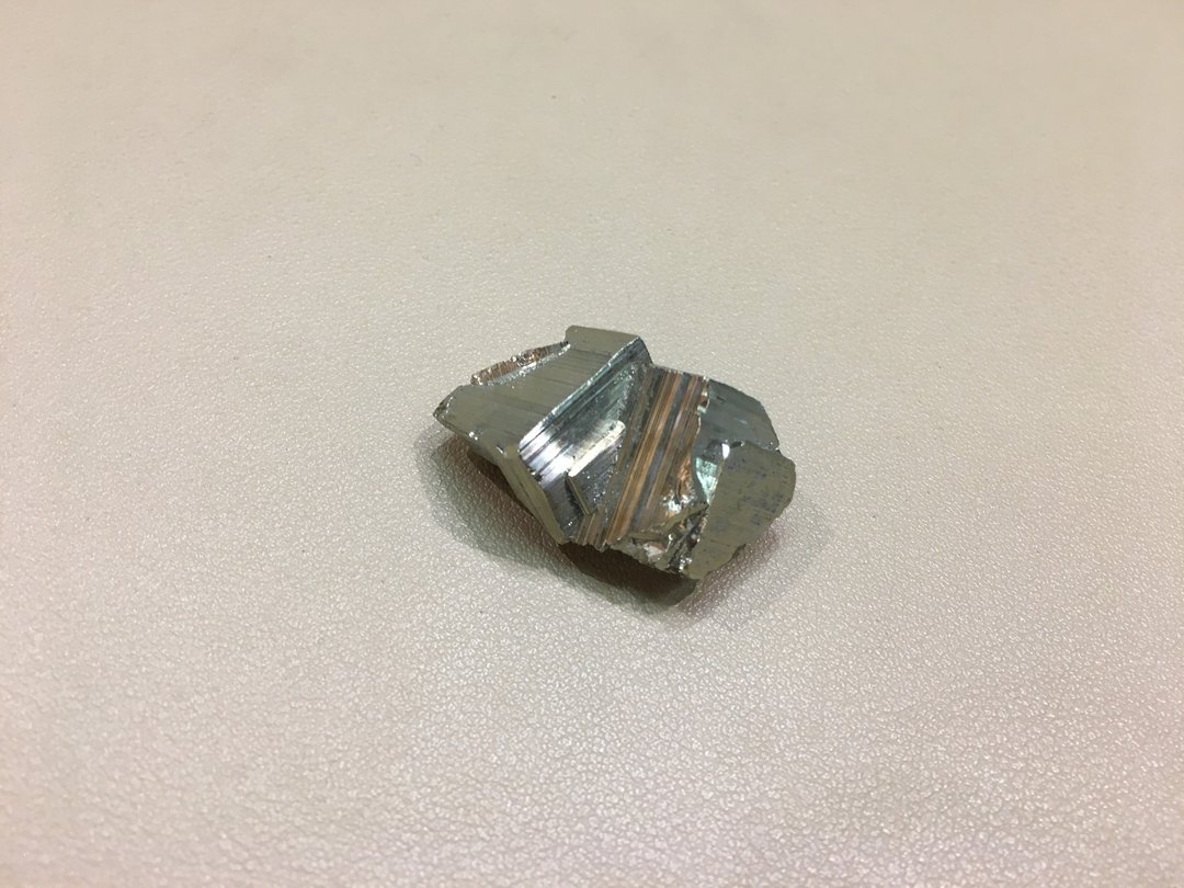 秘鲁黄铁矿原石摆件 ( 1 ) - 金黄色的能量有聚财的功能 - 摆饰 - 水晶 
