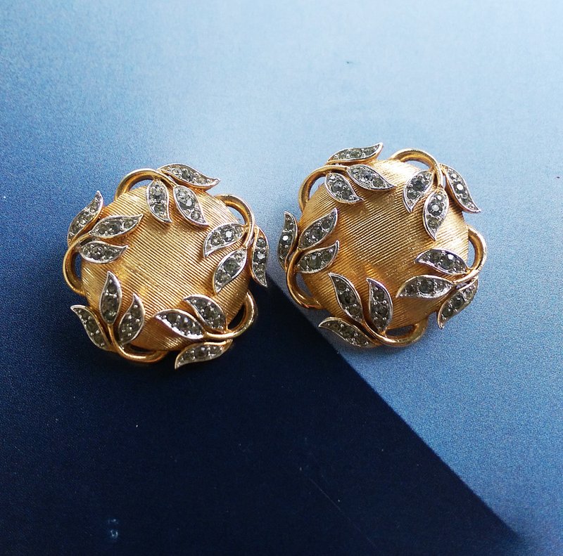 Vintage Jewelry 西洋古董饰品 Trifari Garden of Eden 夹式耳环 - 耳环/耳夹 - 其他金属 金色