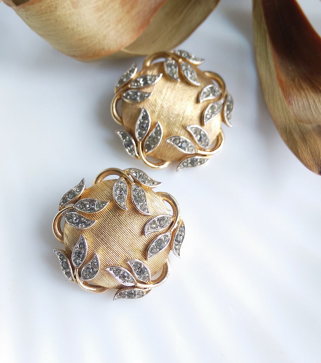 Vintage Jewelry 西洋古董饰品 Trifari Garden of Eden 夹式耳环 - 耳环/耳夹 - 其他金属 金色