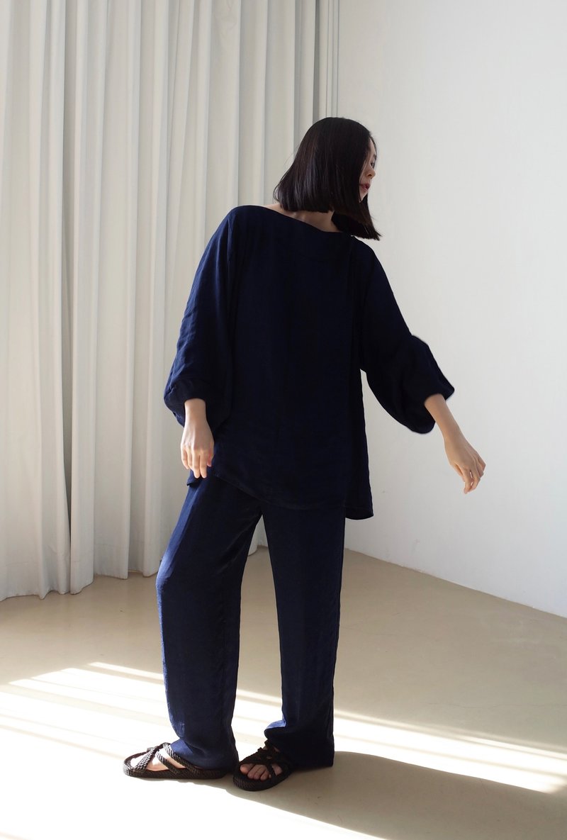 低调花卉 质感套装 蓝色 - 女装上衣 - 聚酯纤维 黑色