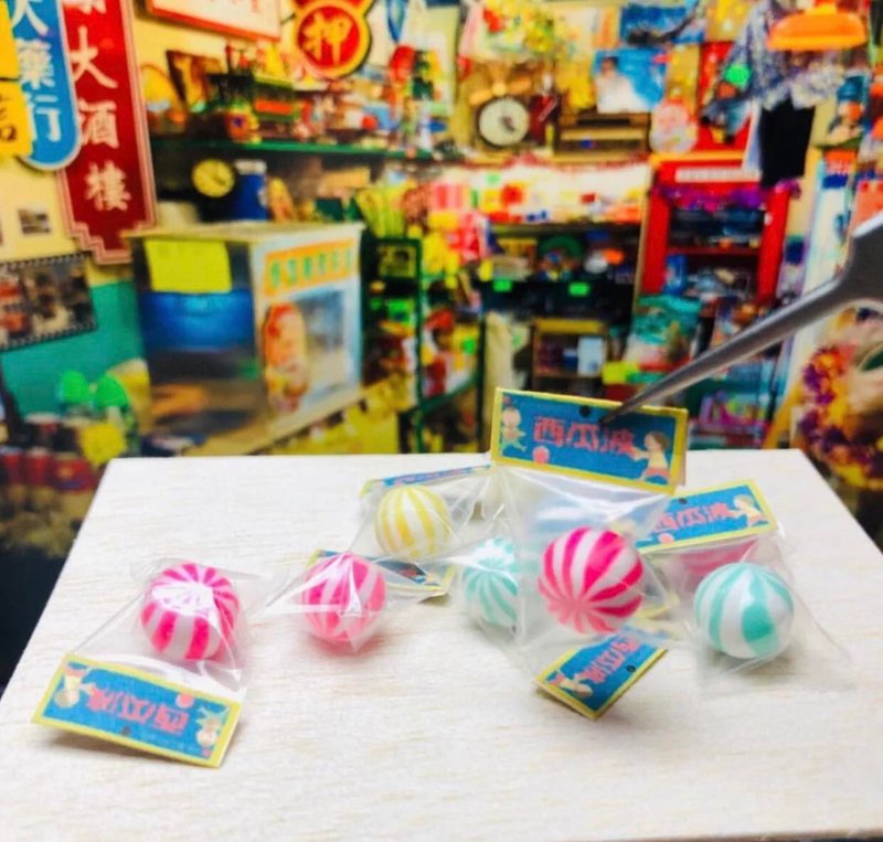 微缩 袖珍 迷你 柑仔店 古早味玩具 (西瓜波) 场景 1/12 - 玩偶/公仔 - 陶 多色