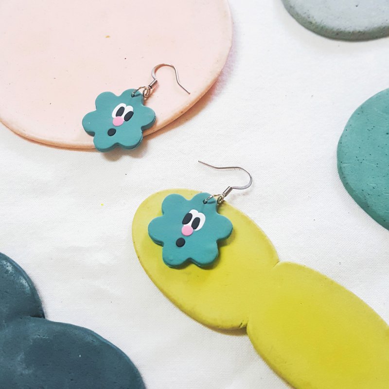 ㄎㄧㄤ系列 耳环 - 小型 蓝绿色 可爱 表情 花朵 云朵 (可改耳夹) - 耳环/耳夹 - 粘土 蓝色
