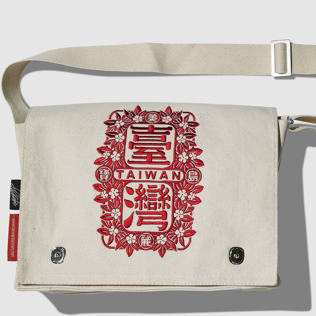 美丽宝岛台湾LOGO书包 / 红 - 侧背包/斜挎包 - 棉 红色