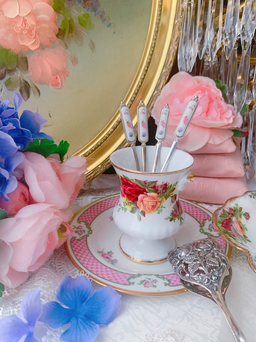 英国骨瓷皇家阿尔巴特Royal Albert 老镇玫瑰花瓶笔筒餐具桶 - 其他 - 瓷 多色