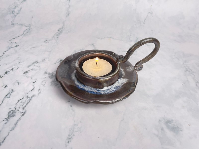 柴烧手持烛台- 酱缁白花- 二次烧 - 蜡烛/烛台 - 陶 