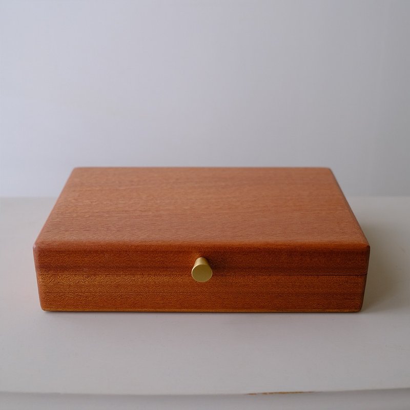 (Ms. box 箱子小姐)顶级乌坛实木饰品盒/珠宝盒/收纳盒(金色手把) - 收纳用品 - 木头 咖啡色