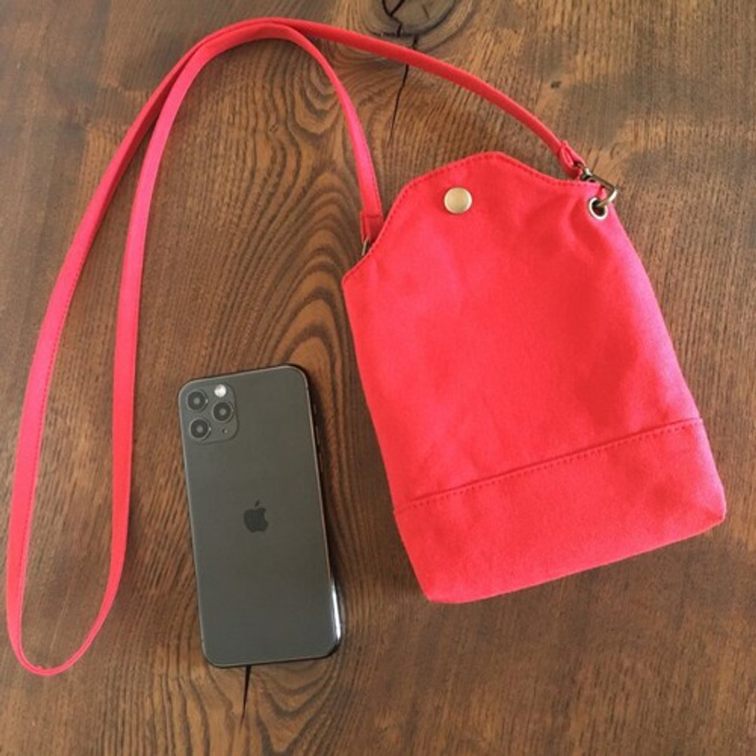 Kurashiki Canvas Smartphone Pochette Mini Sacoche Smartphone Shoulder Smartphone Pouch Red - 侧背包/斜挎包 - 棉．麻 
