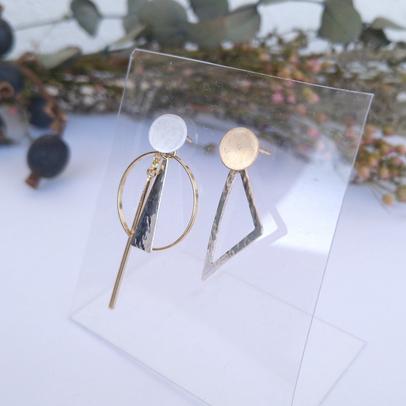 Brass Silver round triangle earrings - 耳环/耳夹 - 铜/黄铜 金色