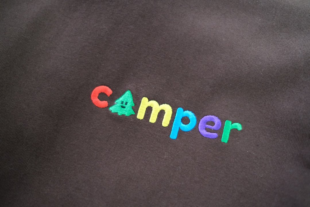 【断码优惠】 camperpuu 小树派派 - 彩虹刺绣T恤 - 中性连帽卫衣/T 恤 - 棉 