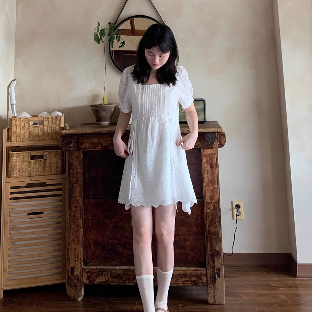 法式復古方領系帶收腰白裙 / 短款仙氣小個子 / 初戀小白裙顯瘦款 - 洋装/连衣裙 - 棉 白色
