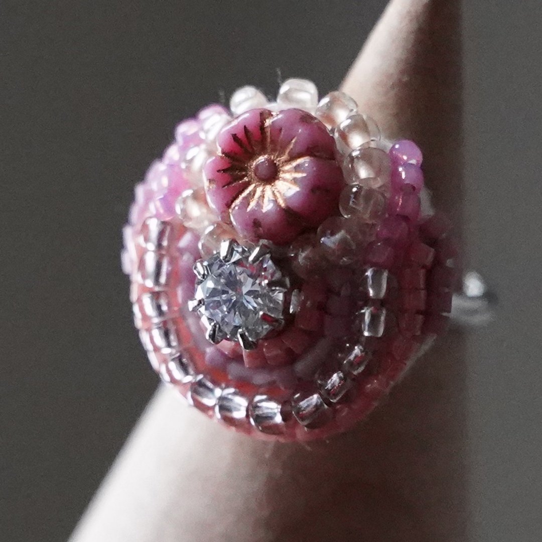 Talkative Ring 35 Free Size Bead Embroidery Ring Flower Bijou Pink Colorful Multicolor - 戒指 - 玻璃 粉红色