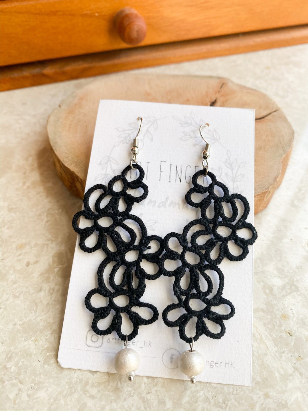 手工黑色花串耳环 Tatting earrings 耳针 耳鈎 耳环 梭织 礼物 - 耳环/耳夹 - 棉 黑色