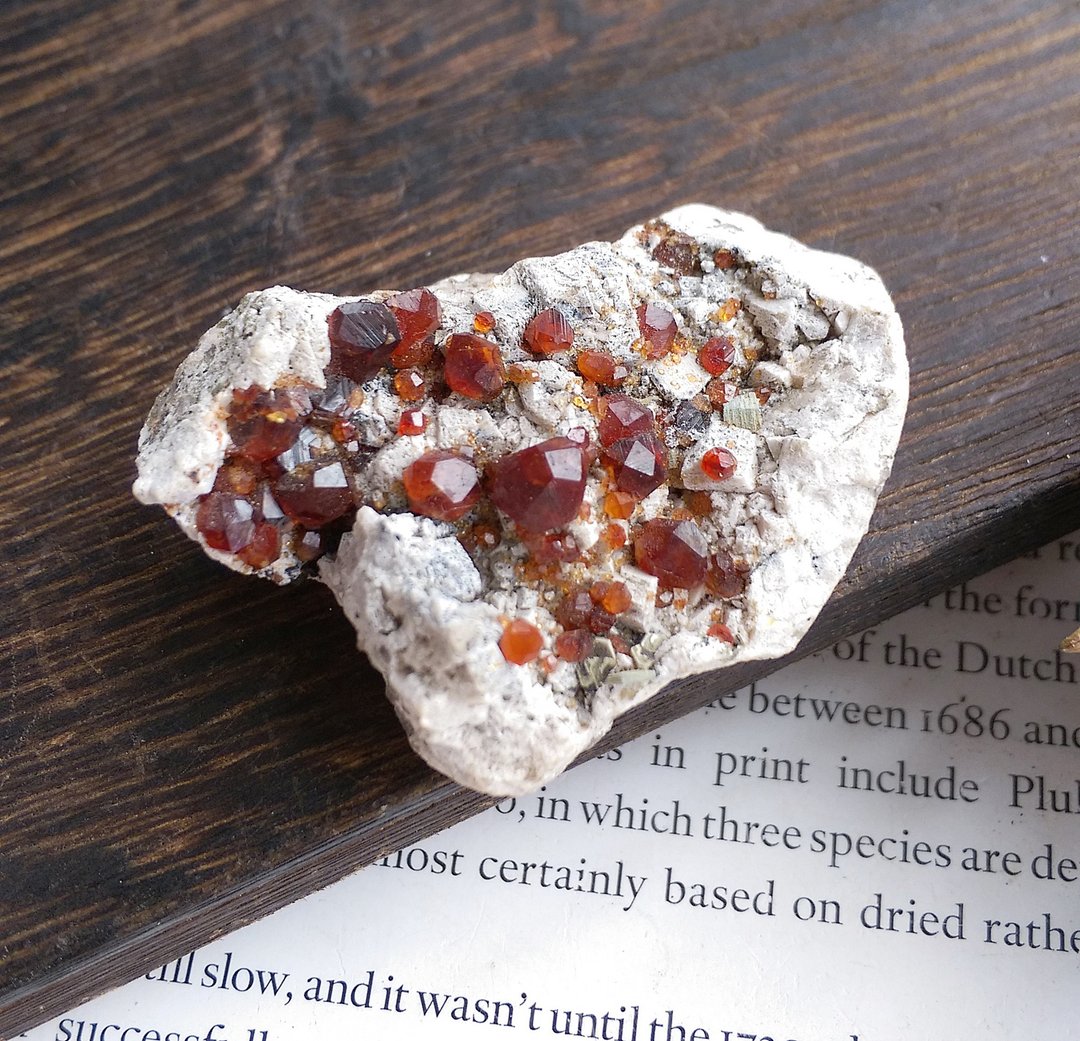 Garnet 福建产地 石榴石 烟水晶 长石 共生矿 天然矿石 原矿 - 摆饰 - 其他材质 