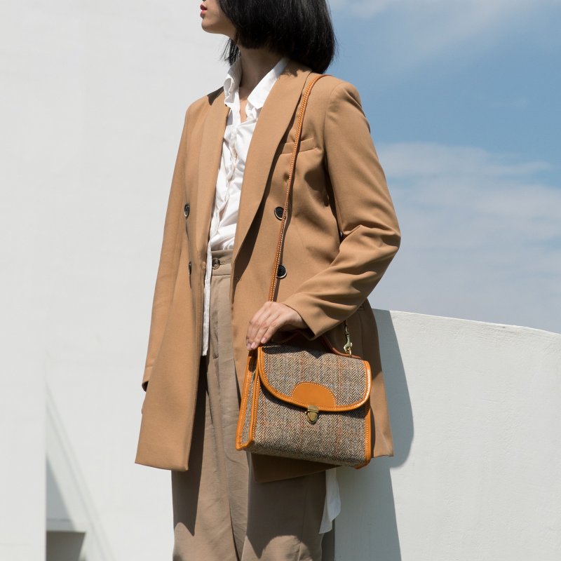 Harris Tweed羊毛手提側背郵差包 聖誕禮物 - 侧背包/斜挎包 - 羊毛 咖啡色