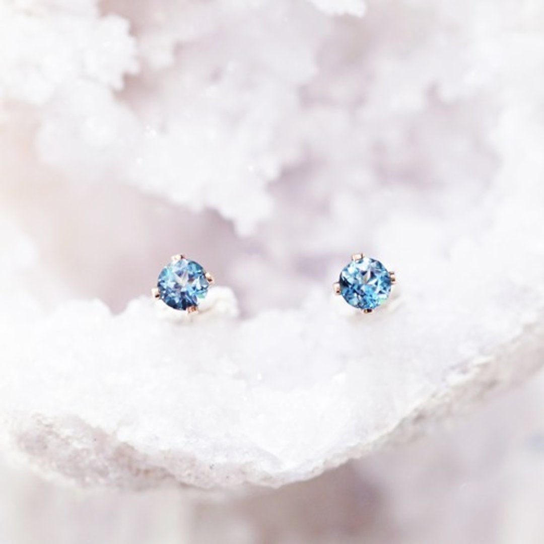 Santa Maria Aquamarine 3mm 14KGF Stud Earrings Maribel - 耳环/耳夹 - 宝石 蓝色