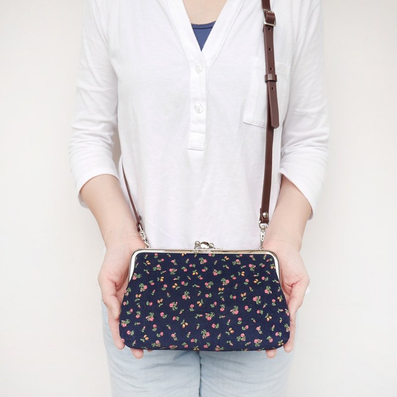 小红花  两大格肩背包 / 手机包 / 口金包 【台湾制造】 - 侧背包/斜挎包 - 其他金属 蓝色