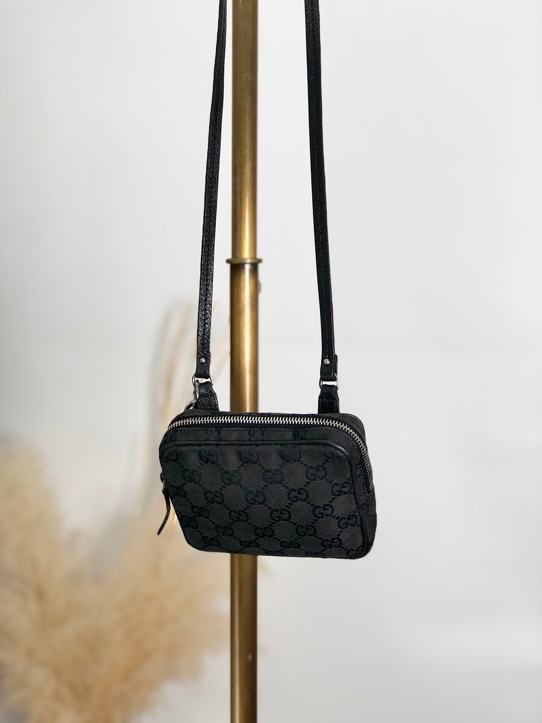 【日本直送 中古包】GUCCI 古驰 侧背包 黑色 GG 图案 帆布 迷你包 登山扣 vintage 古着 tajuun - 侧背包/斜挎包 - 棉 黑色
